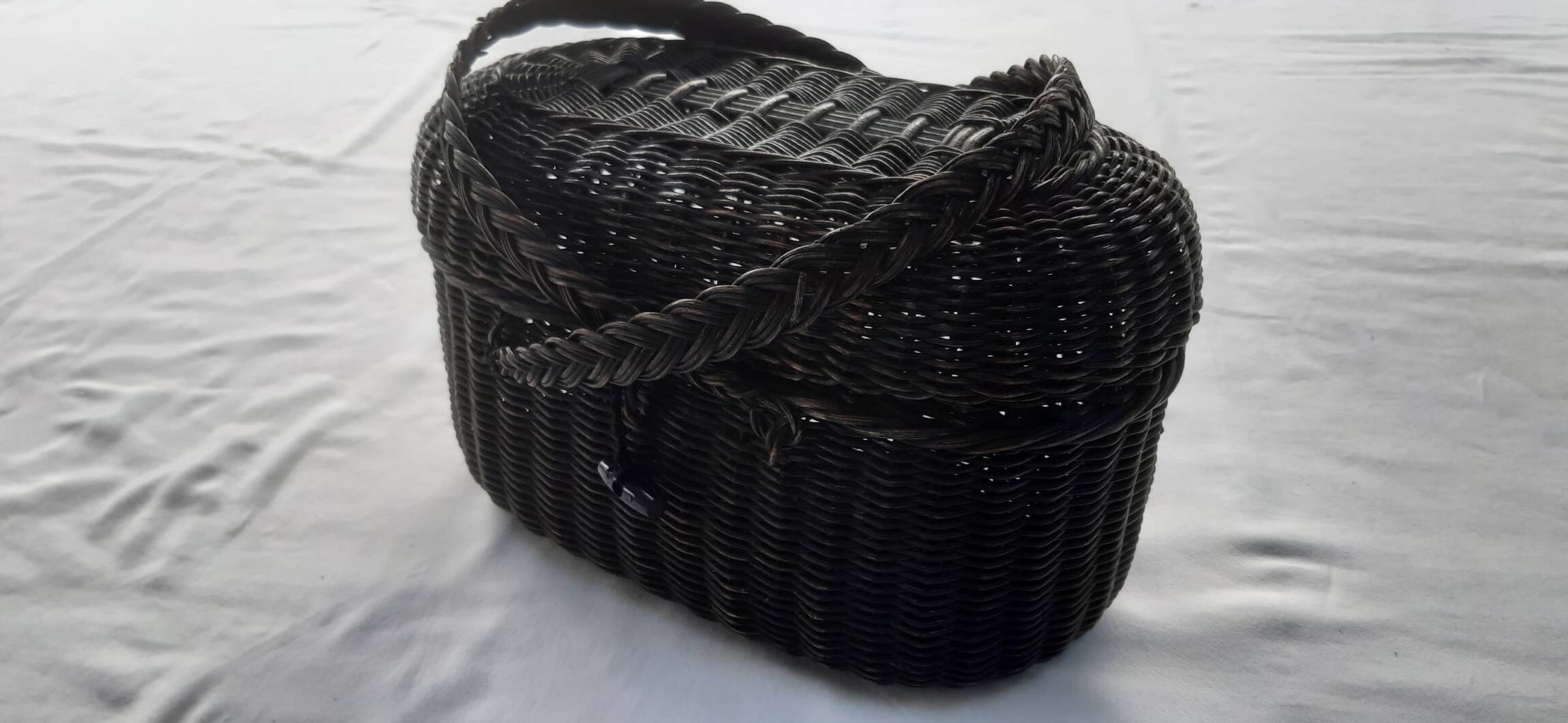 Small old Bussan style wicker basket