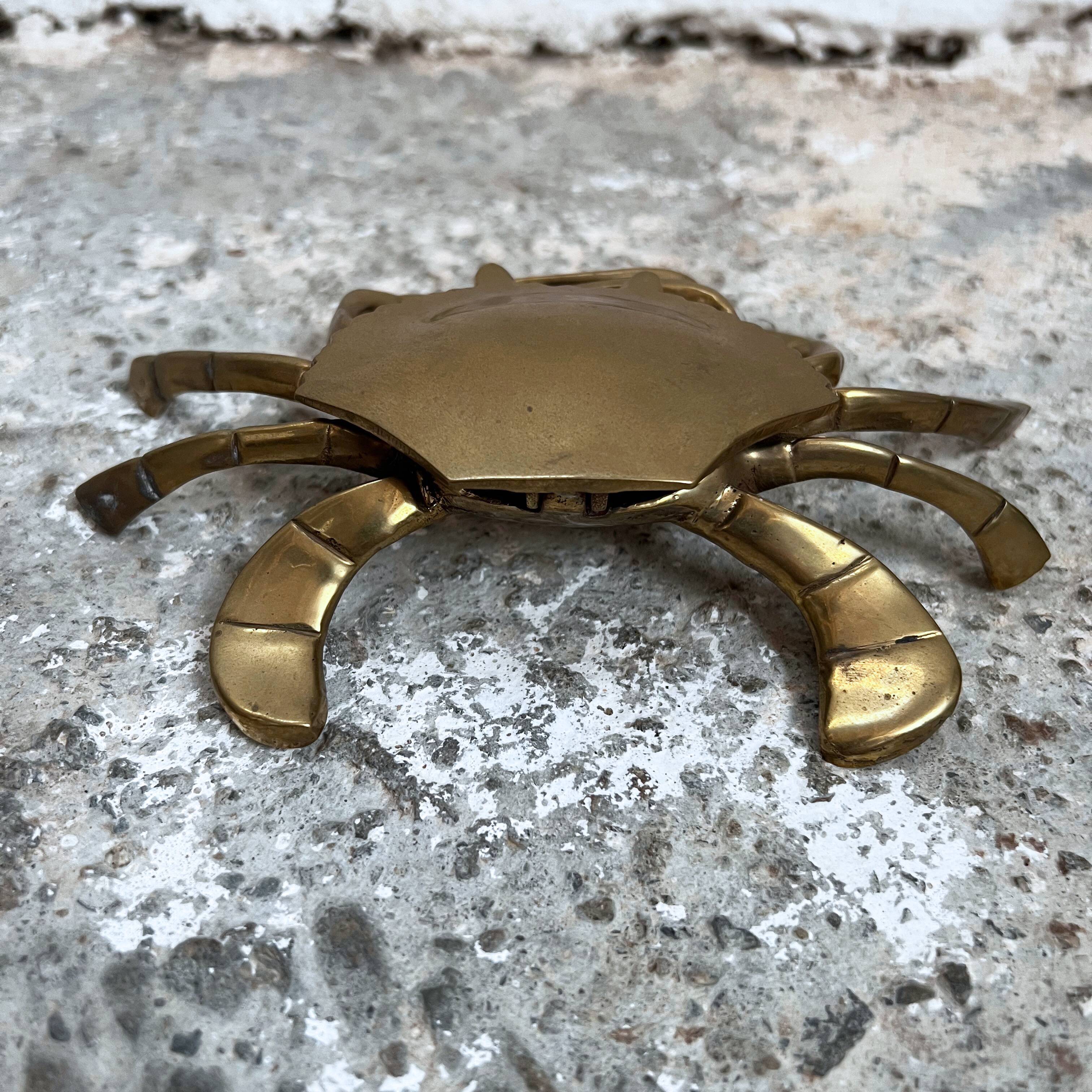 Vintage brass ashtray crab