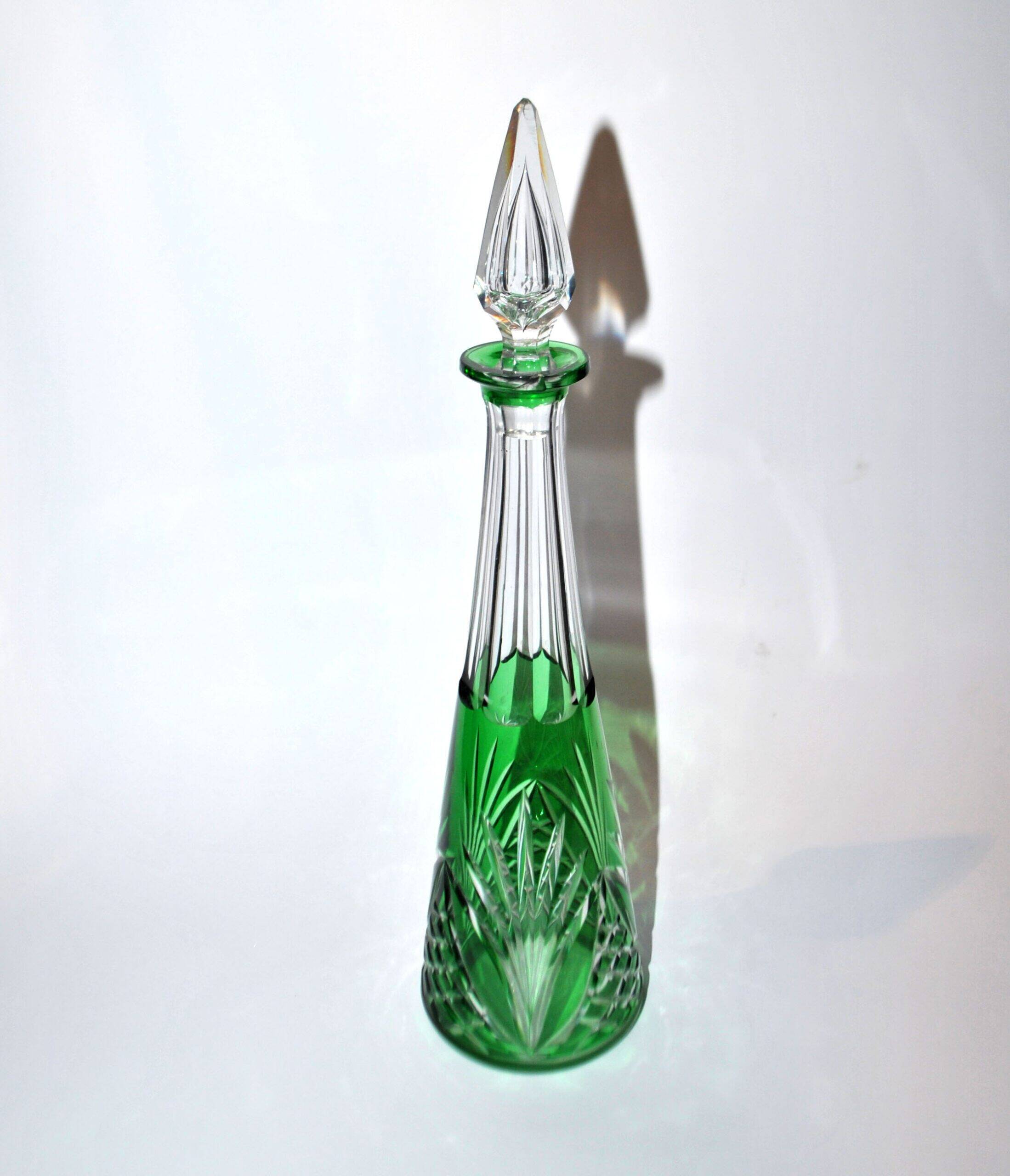 Saint-Louis Moselle crystal carafe with green overlay, size 9408 - H32cm