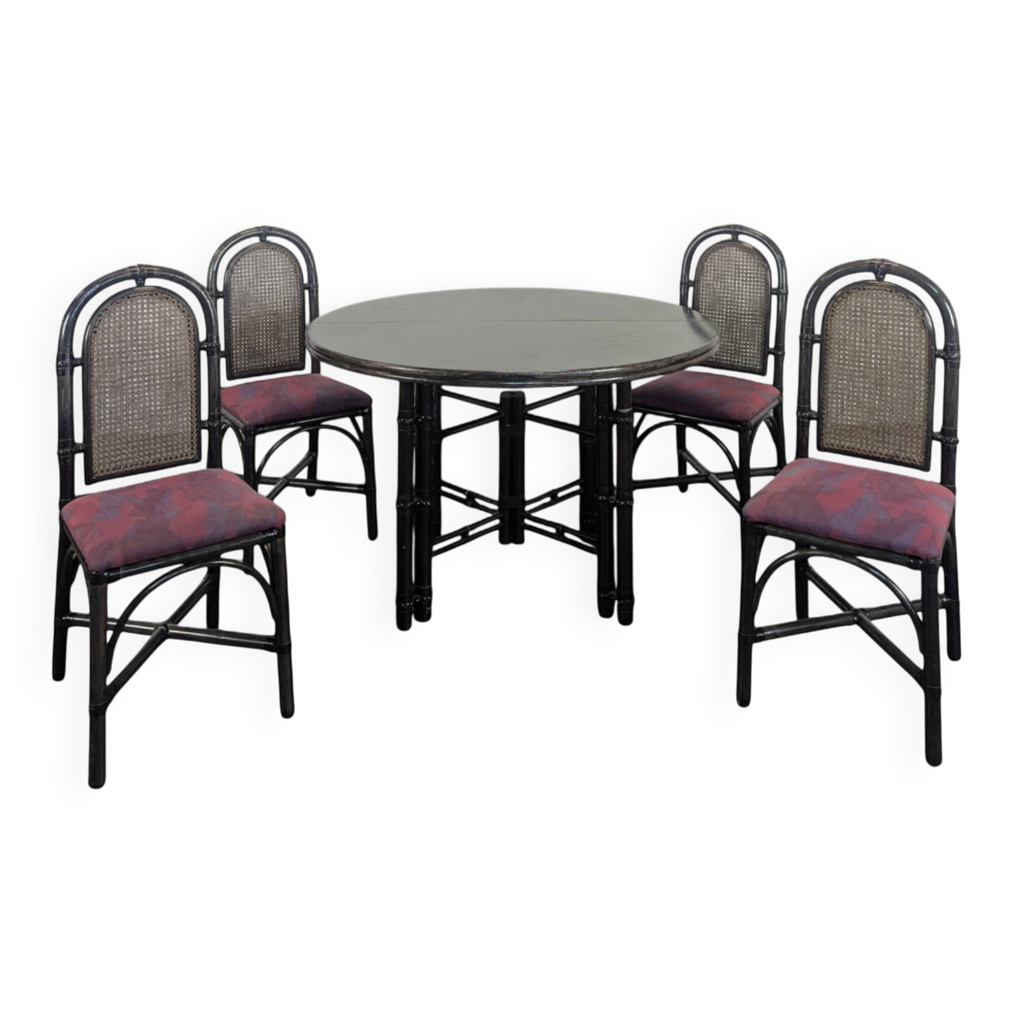 Tables et chaises bambou à cannages