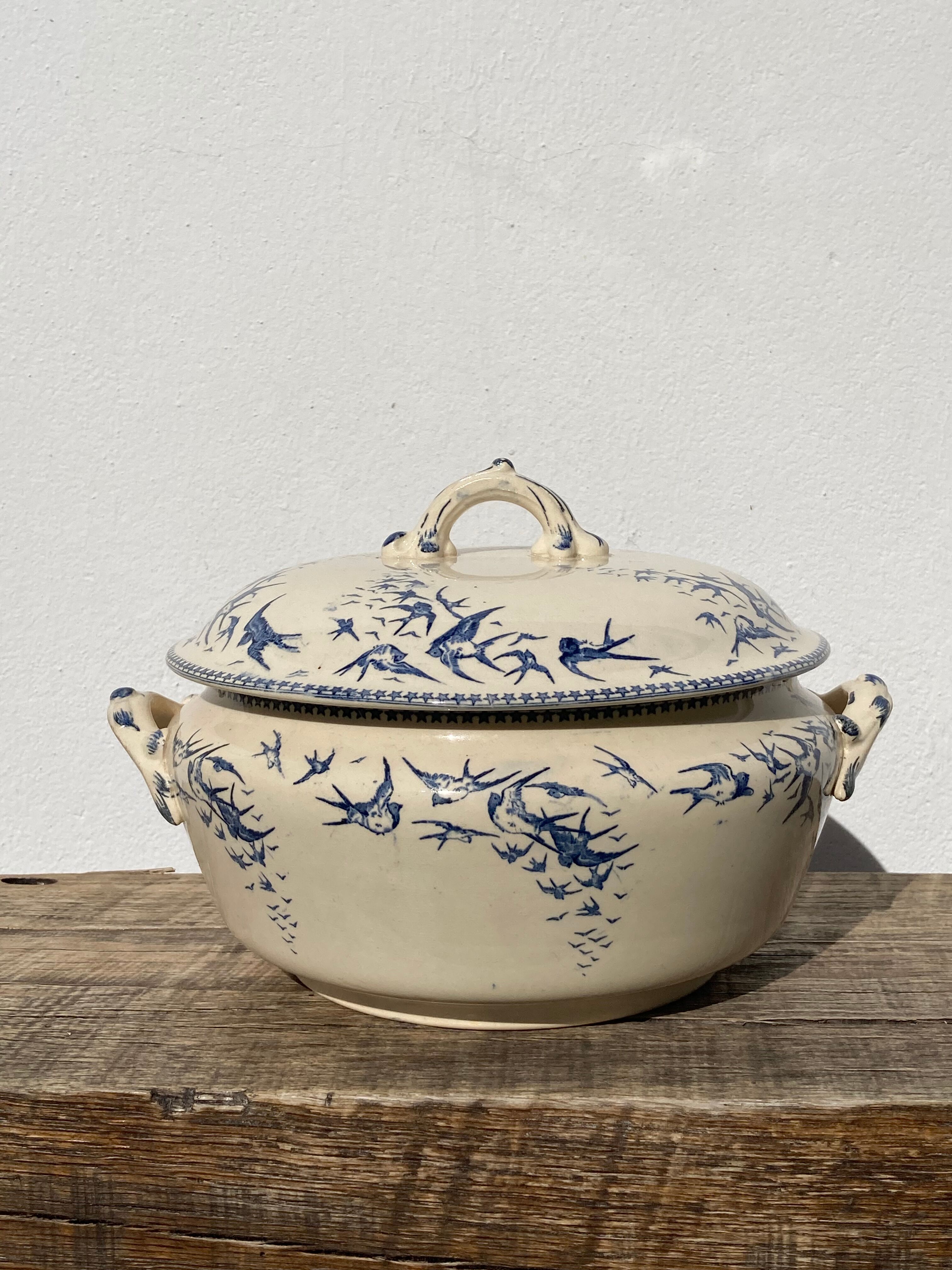 Iron earth tureen, Hirondelle model from the Lafitte factory in Bordeaux - old earthenware