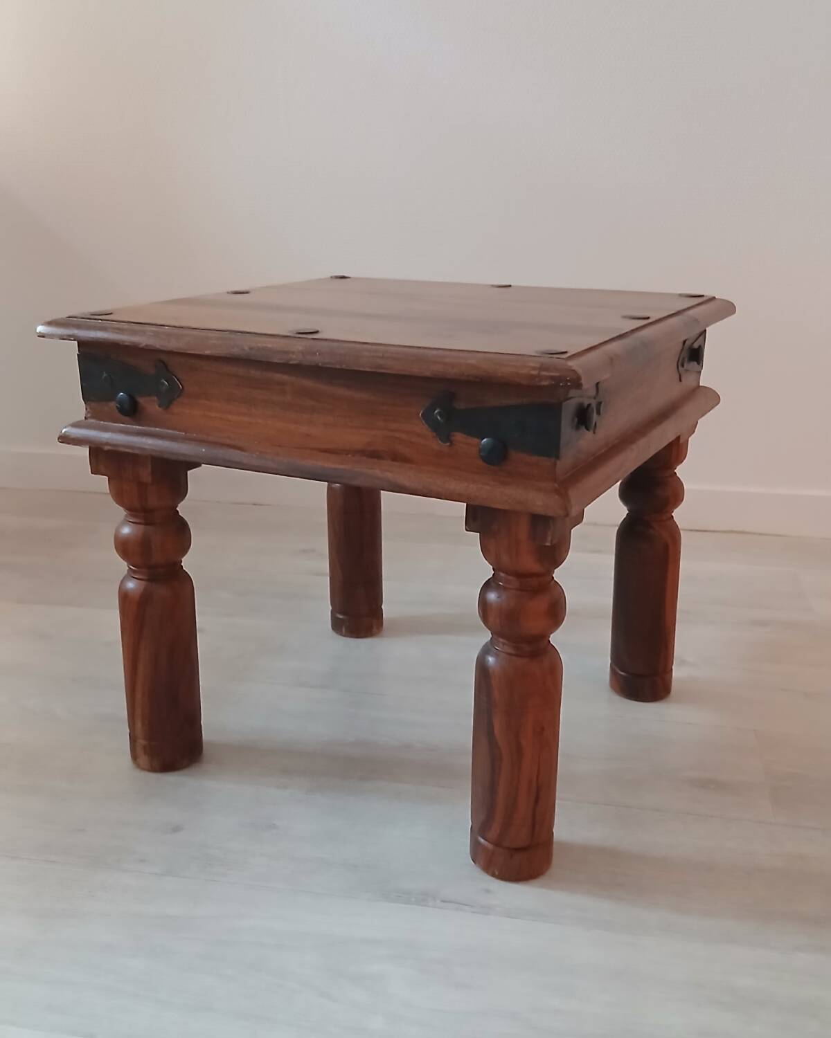 Solid wood coffee table – colonial / neo-colonial style