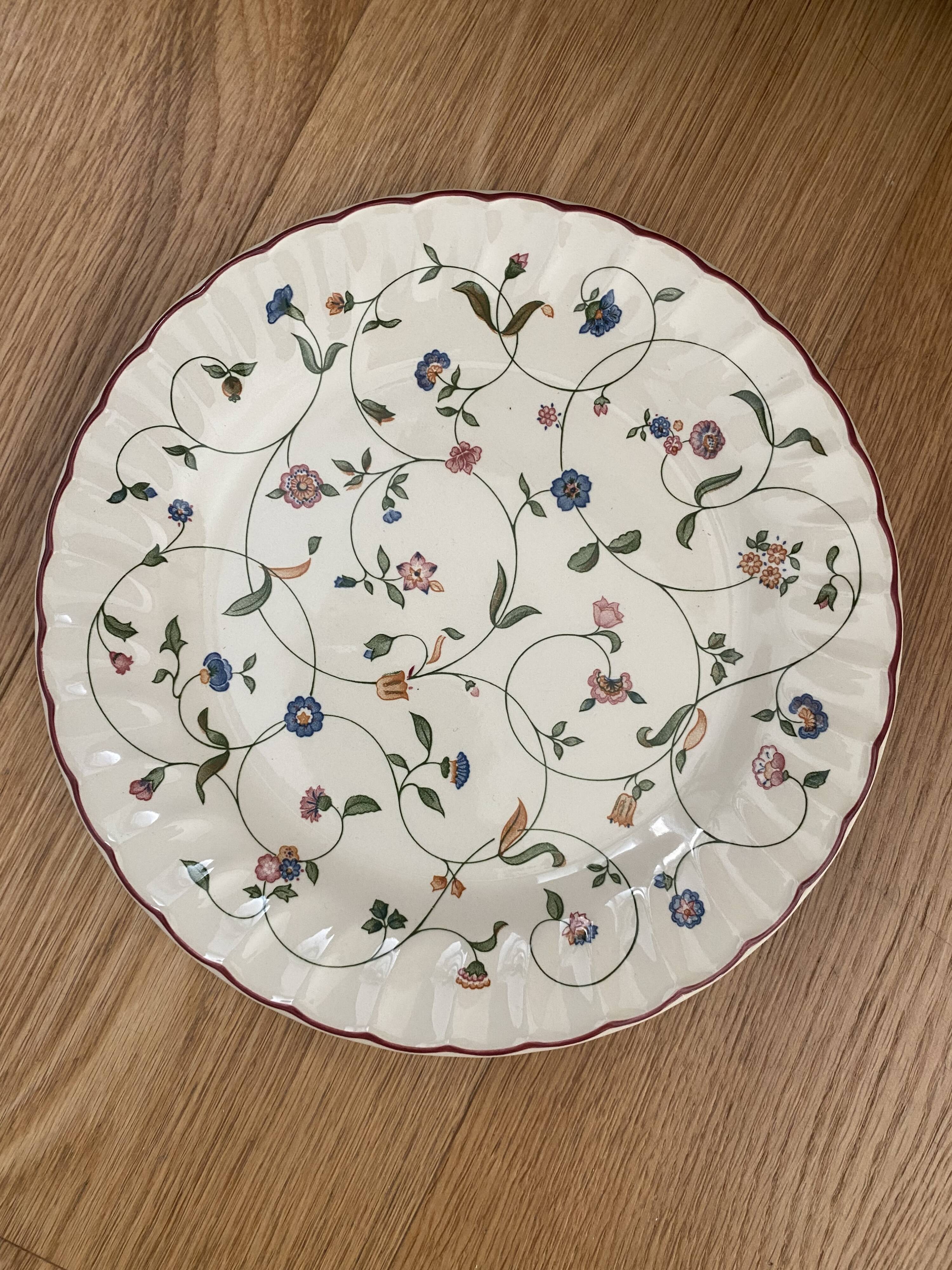6 flat plates Oakwood Staffordshire Tableware