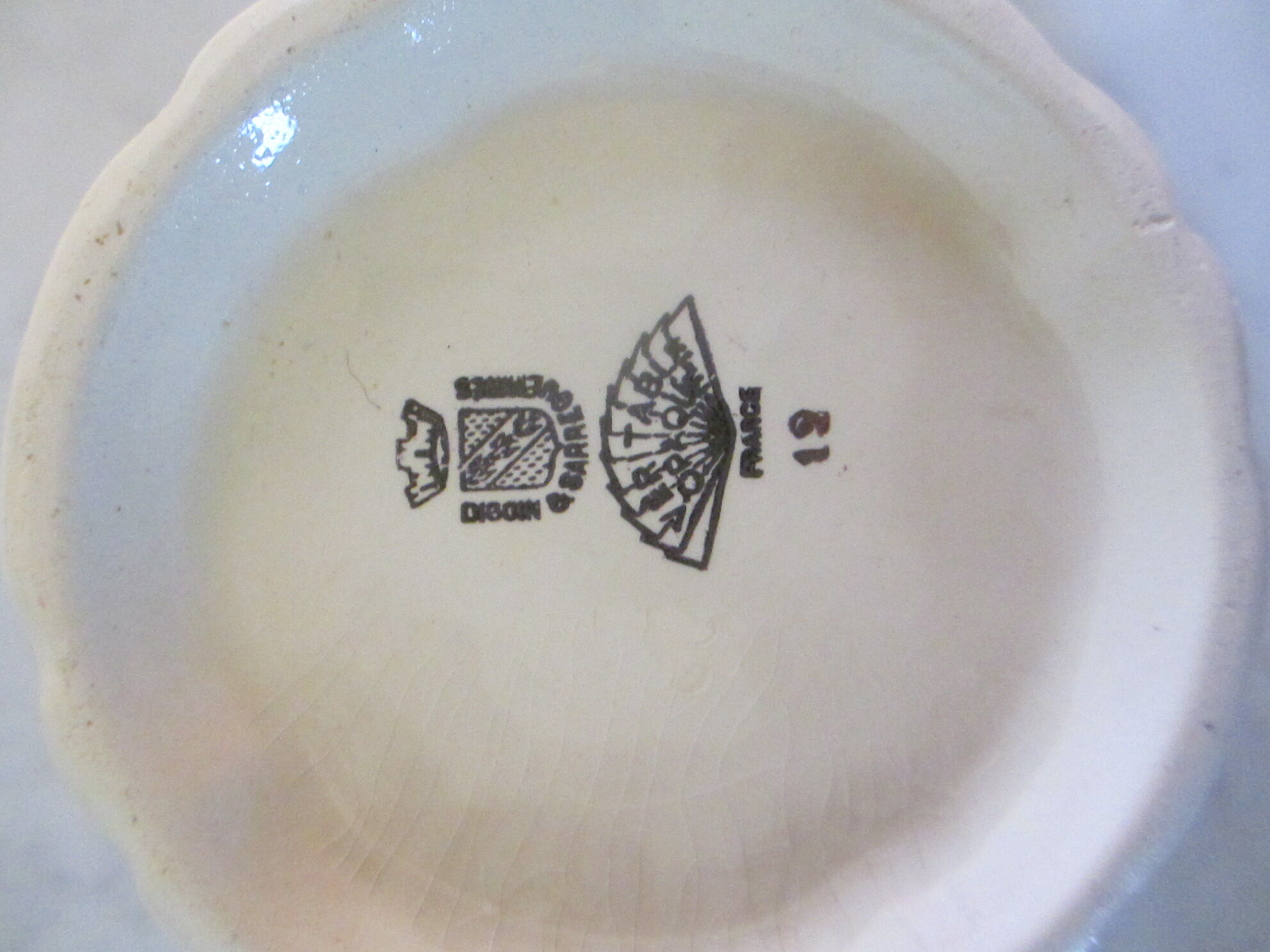 Milk pot and sugar in Digoin earthenware.