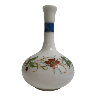 Vase ancien en opaline décor floral peint