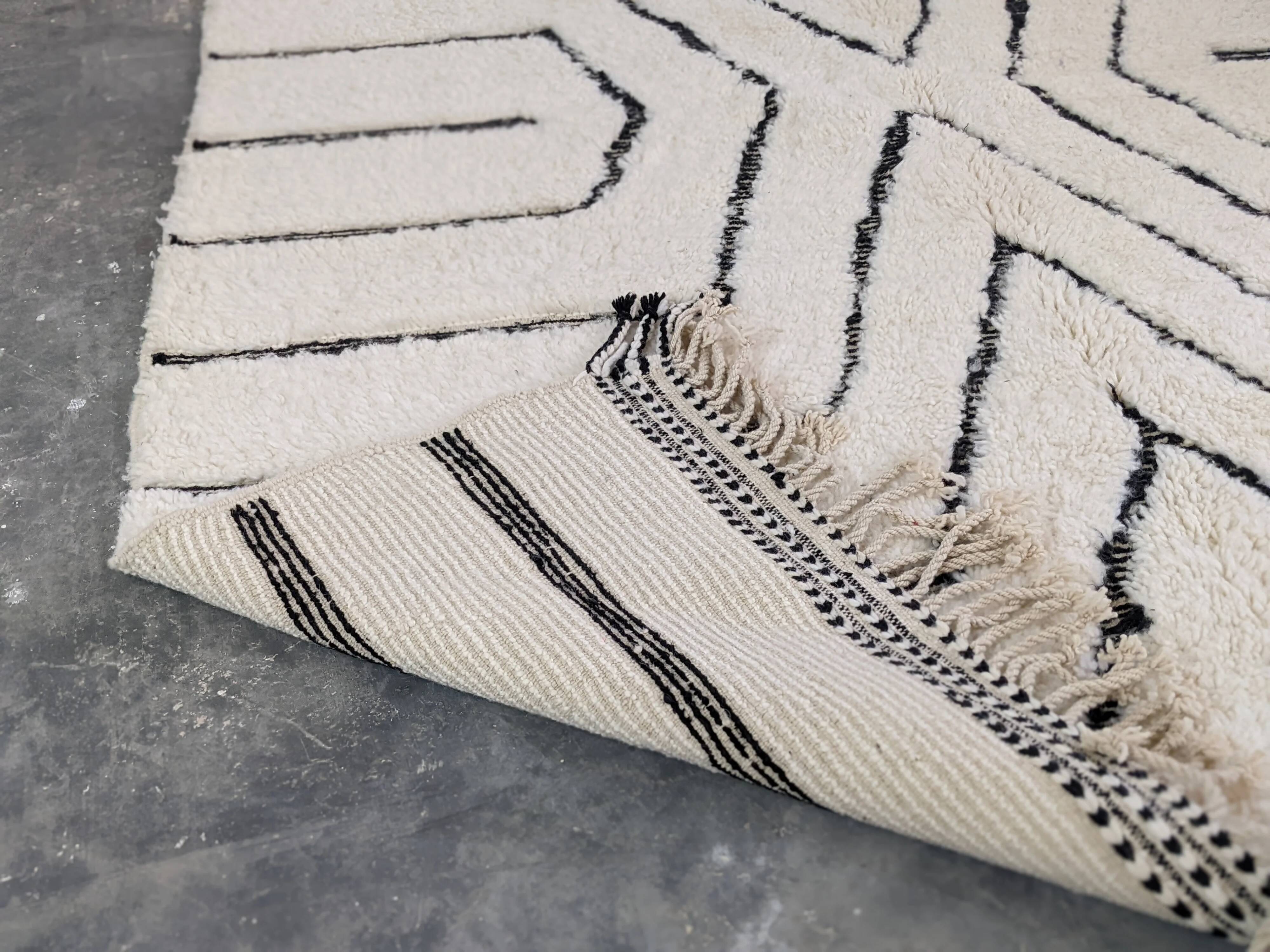 Large Beni Ouarain rug, 295 x 215 cm || 9.68 x 7.05 feet, G-384