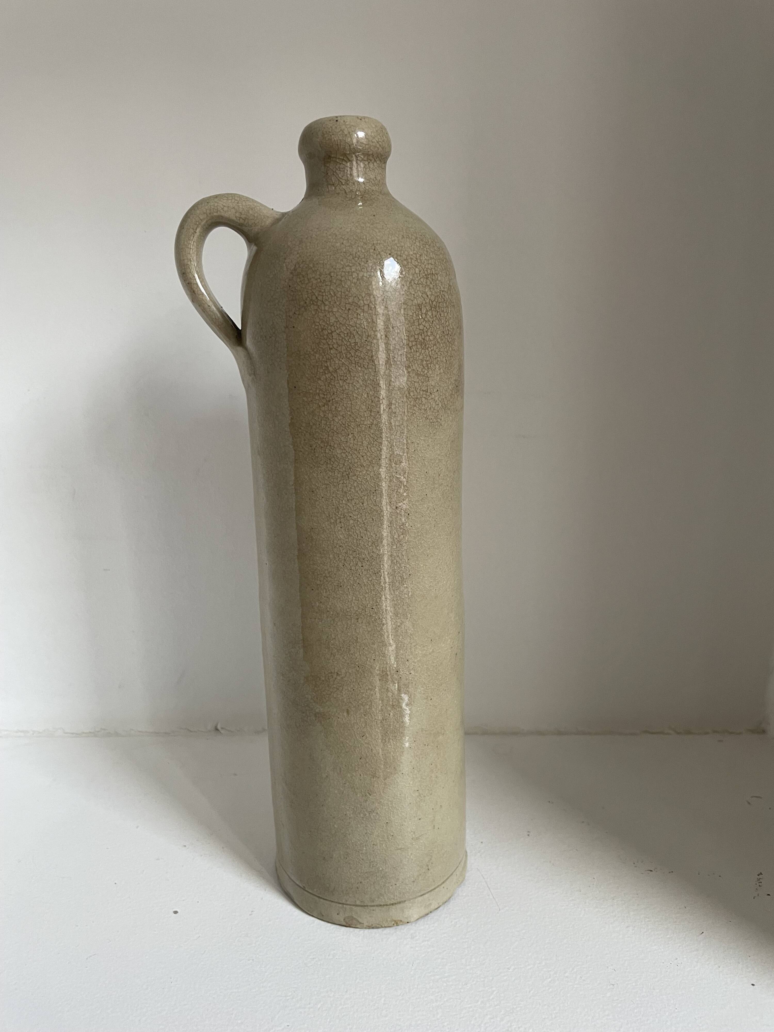 Set of 11 decorative items