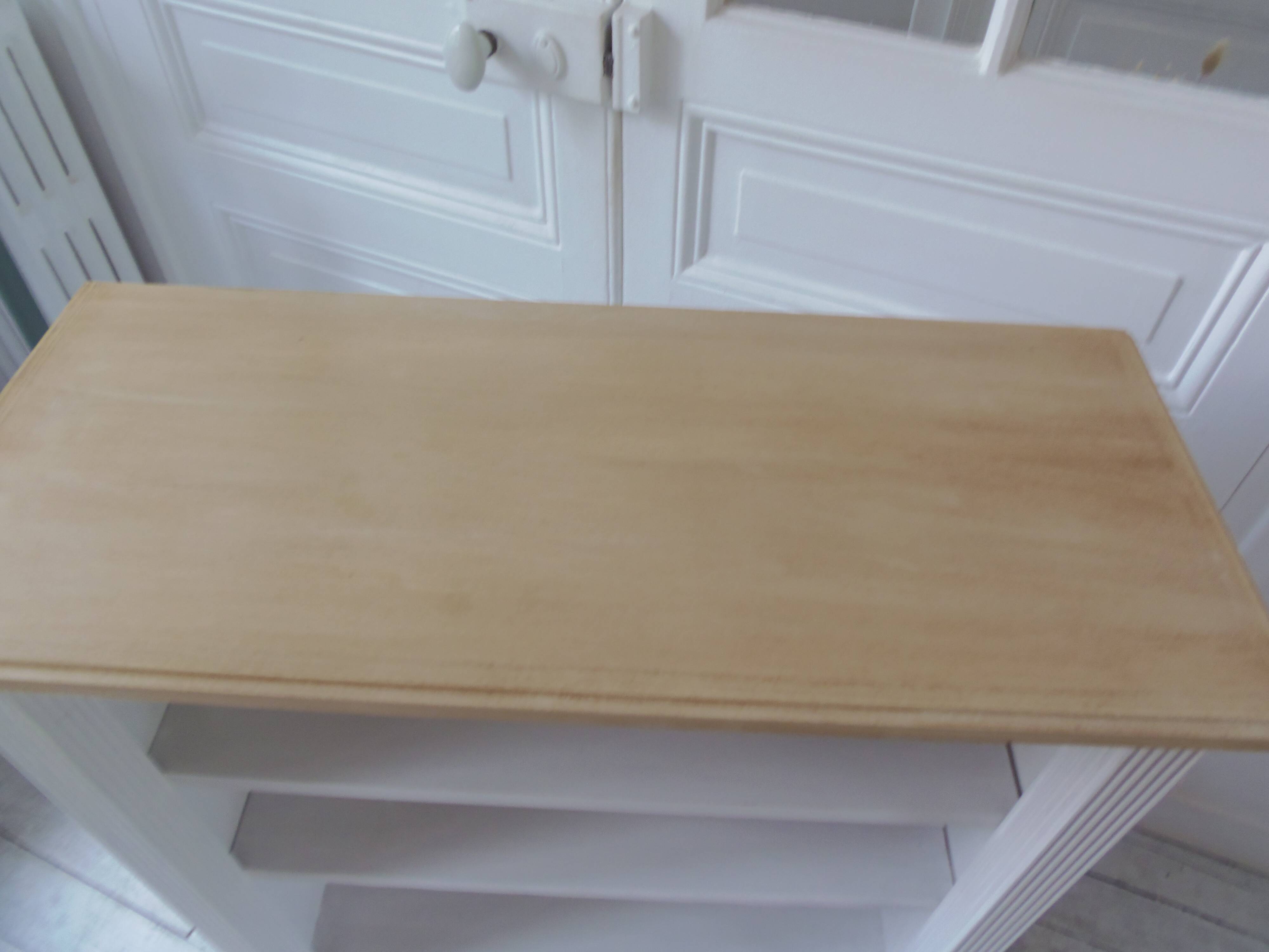 Re-enchanted bookcase in pearl gray, light oak waxed top.