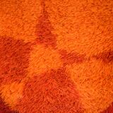 Geometric 60s carpet
