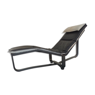 Scandinavian long chair design Ingmar und Knut Relling black leather 70s