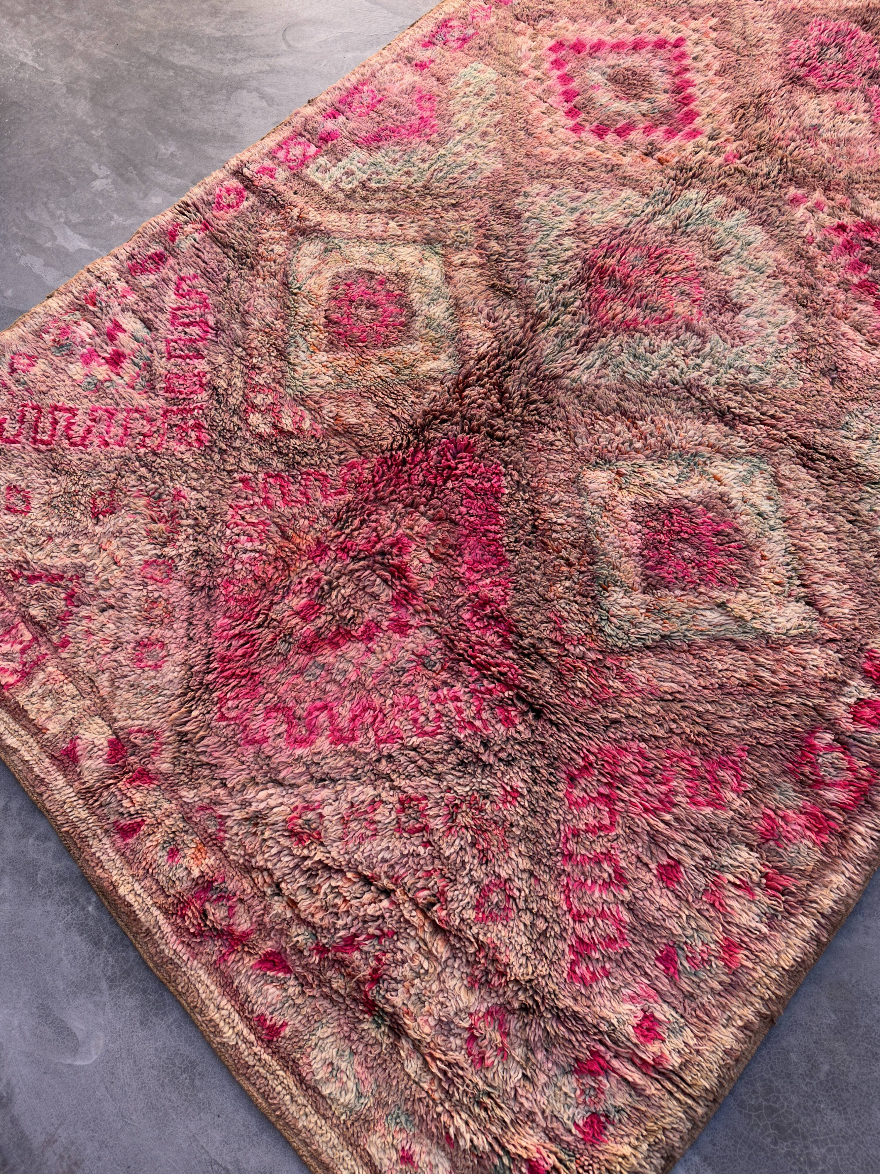 Tapis Marocain Boujad rose - 380 x 186 cm