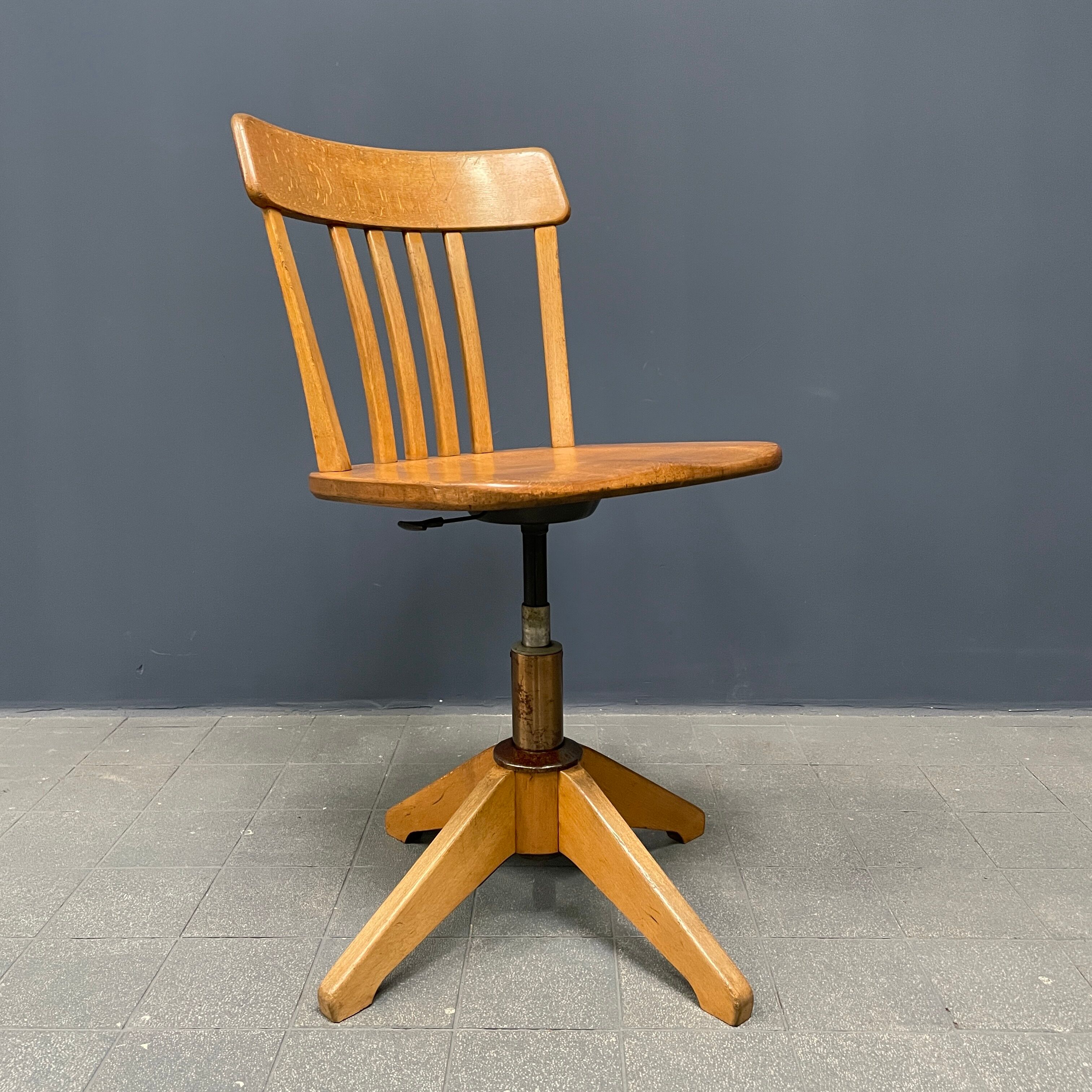 Beechwood Sedus desk chair from the 1950s.