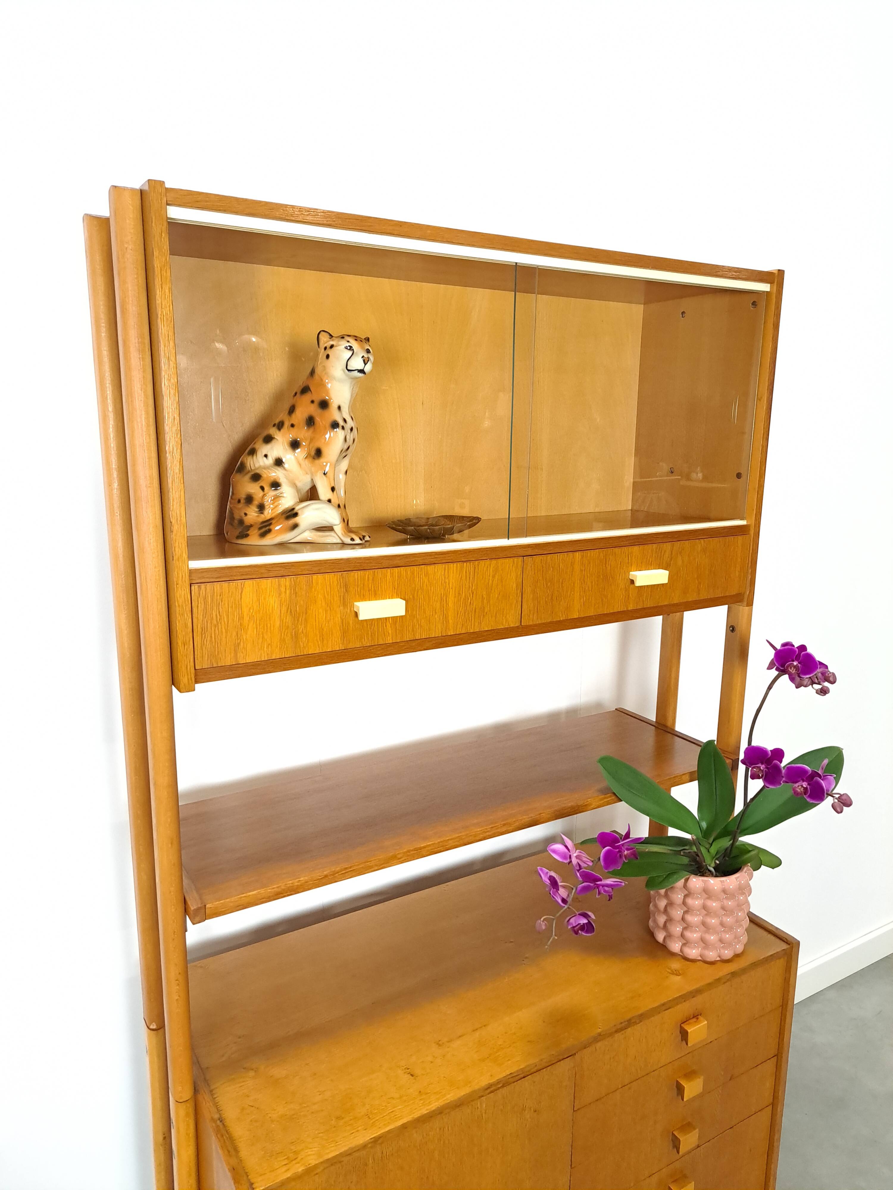 Design Frantisek Jirak vitrinekast met lades