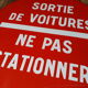 Ancienne plaque emaillée sortie de voitures 30 cm deco loft garage