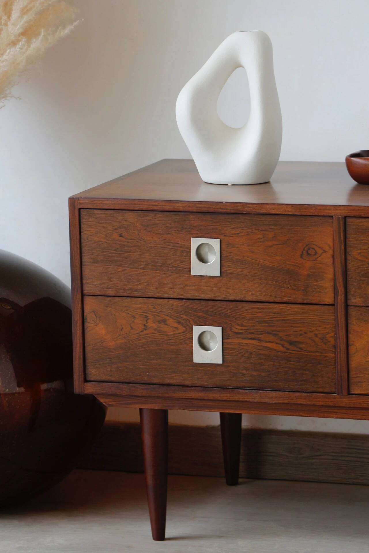 Scandinavian chest of drawers in rosewood | Vintage 1960
