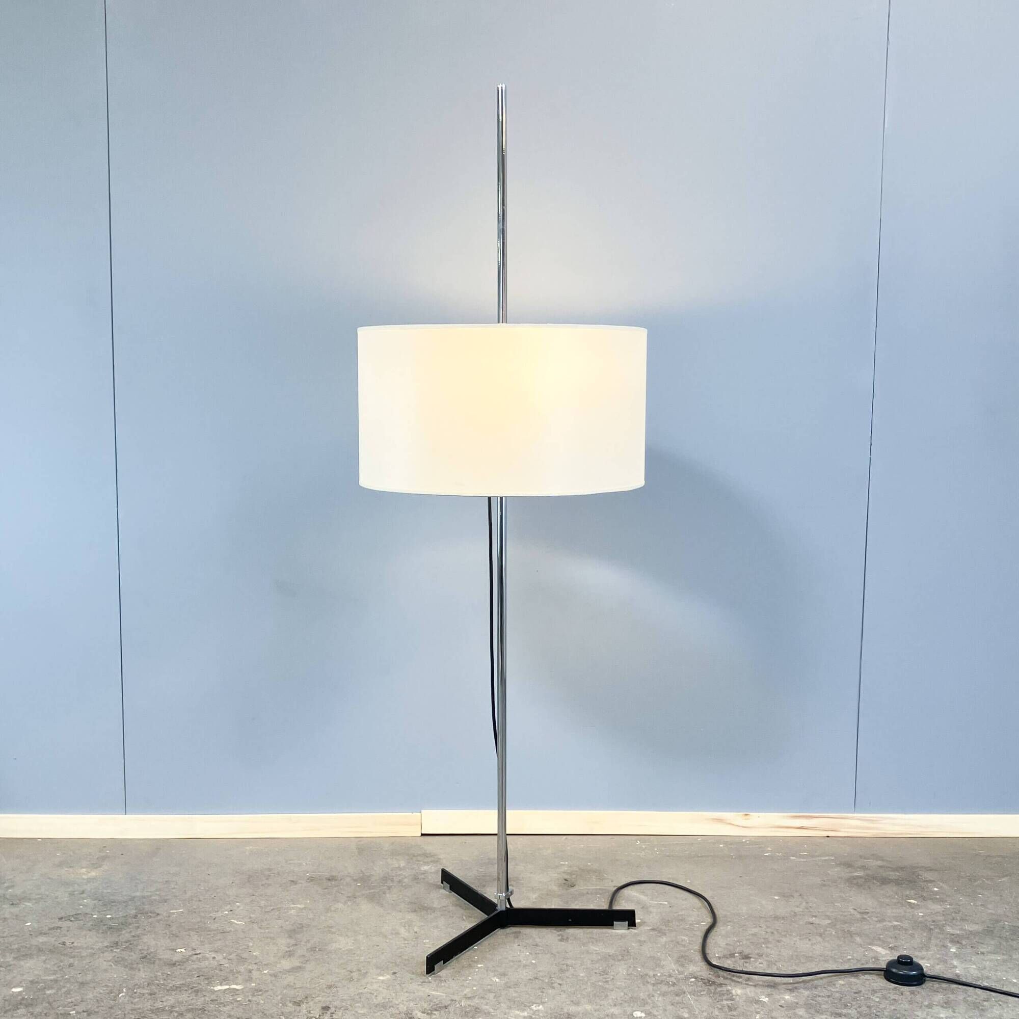 Floor lamp by WILA, chrome and black lacquered metal with a fabric shade, 1960s/1970s
