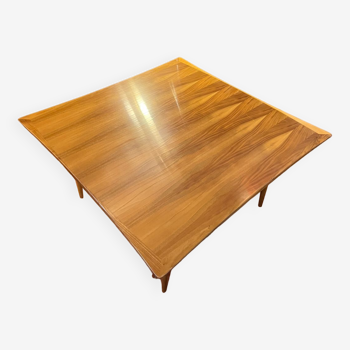 Scandinavian table