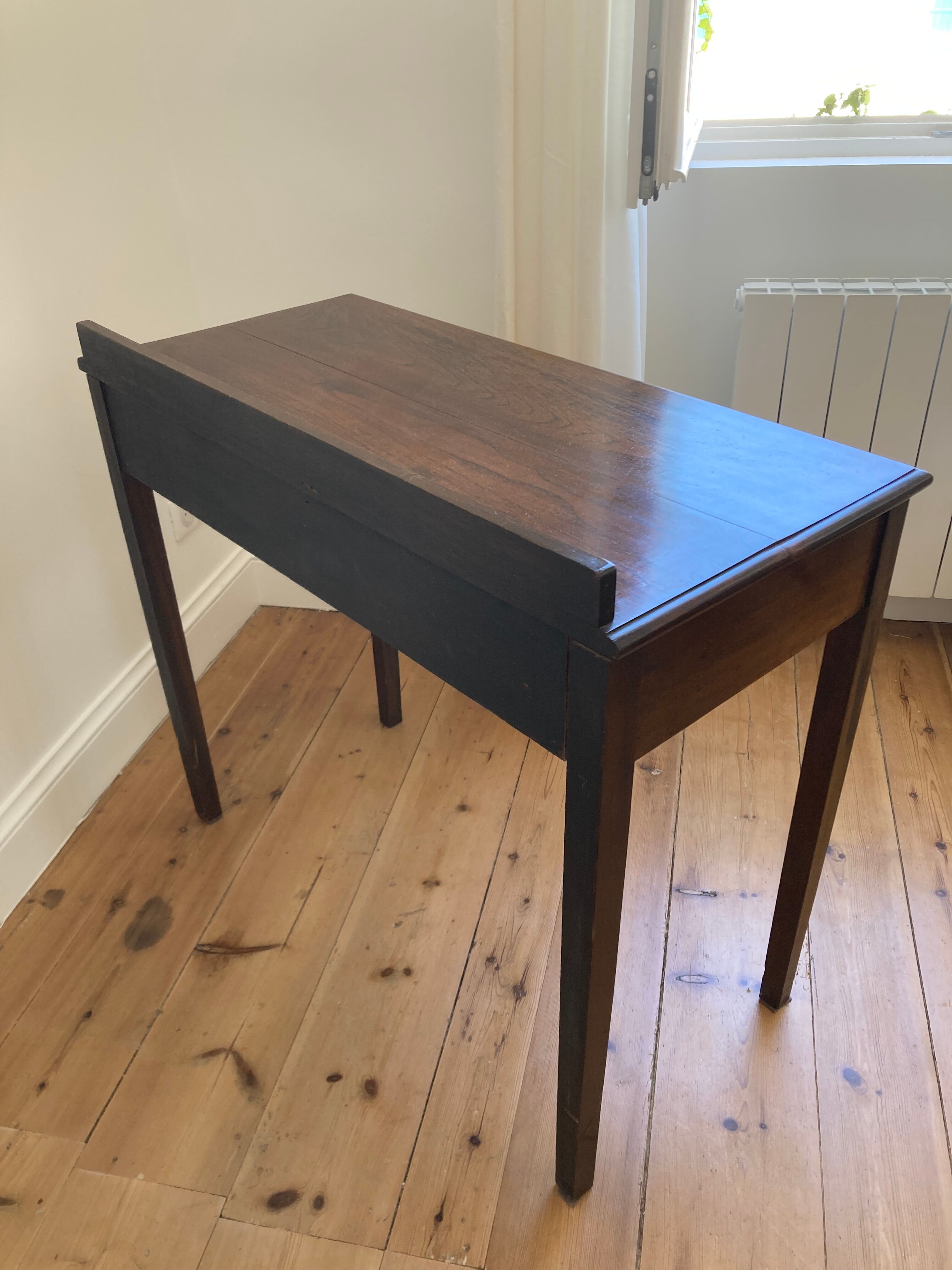English desk