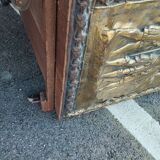 Coffre à bois en cuivre repoussé ancien