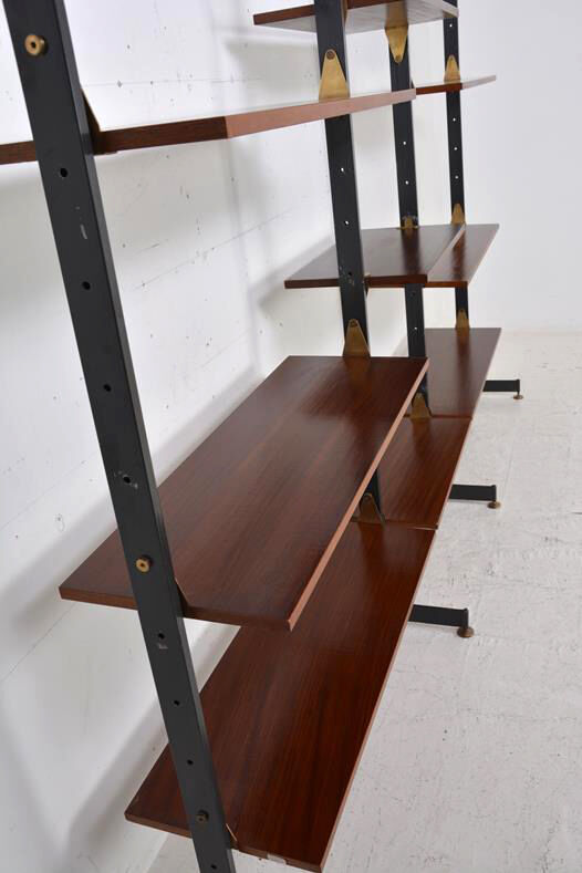 Italian freestanding shelf dating from the 60s
