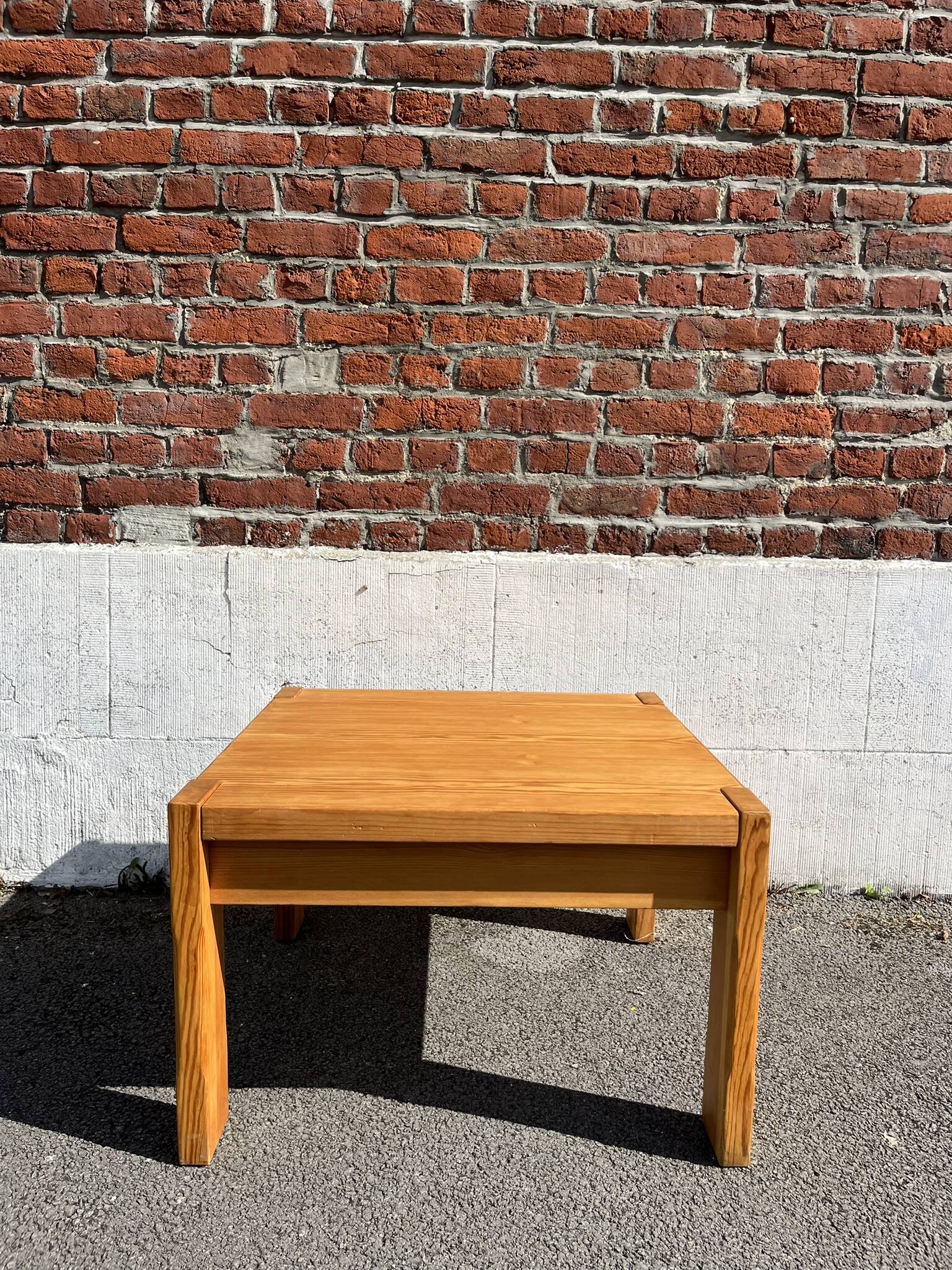 Square coffee table in solid wood (pine), 1980s.
