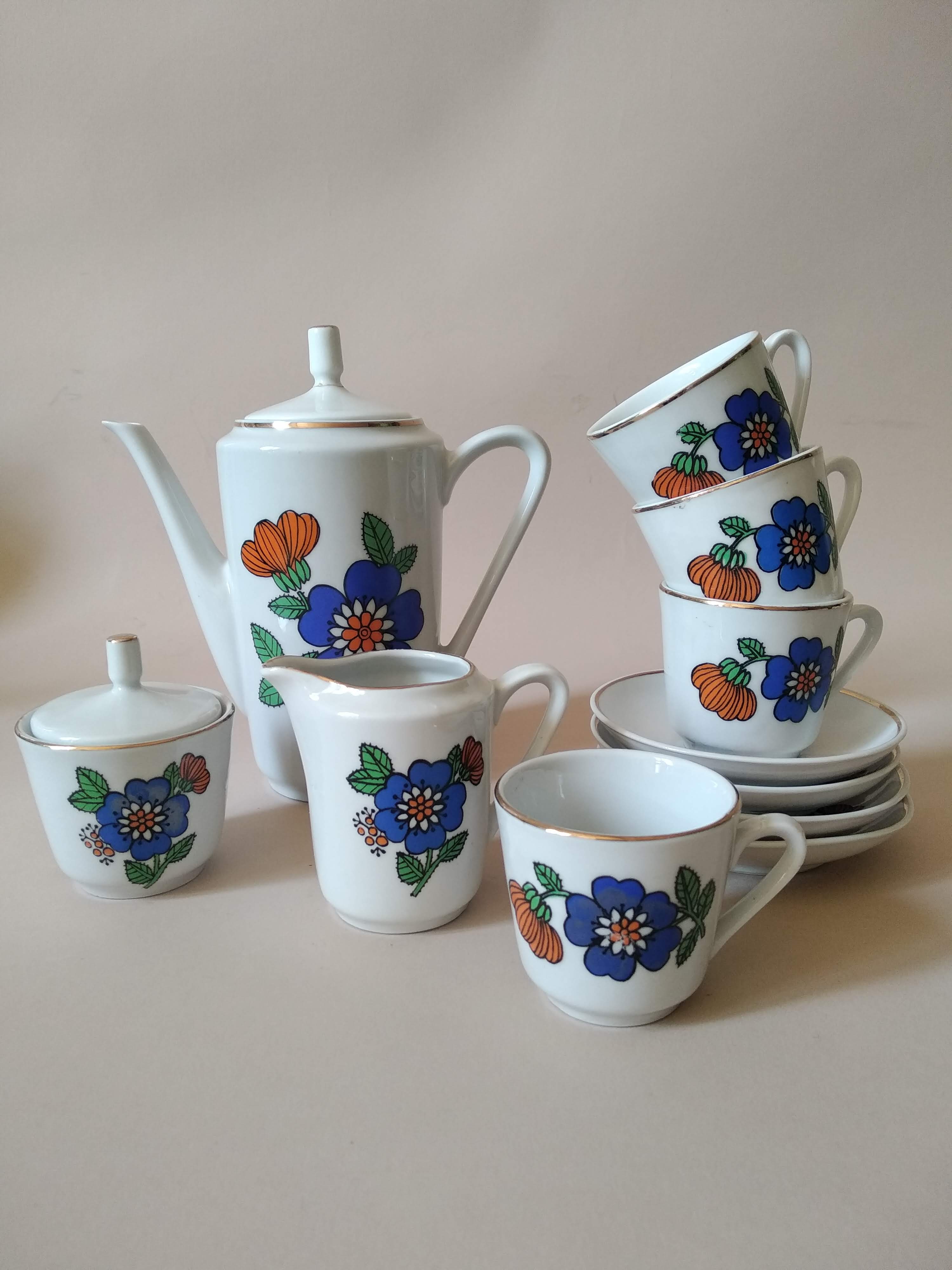 Vintage porcelain coffee set dinette 70s