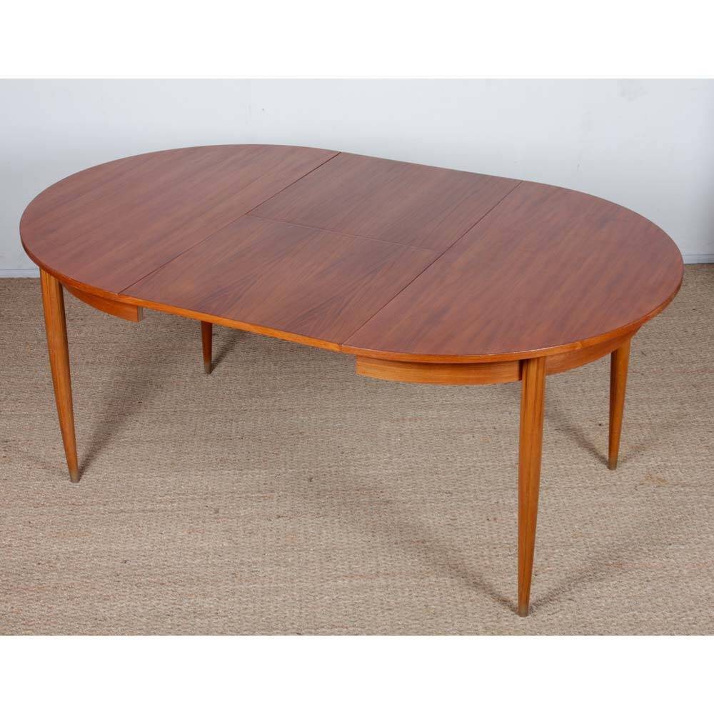 Round extendable dining table in wood, 1960
