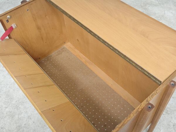 Coffre a couverture ou Mini Bar Tatra Nabytok Monti 300 par Frantisek Jirak