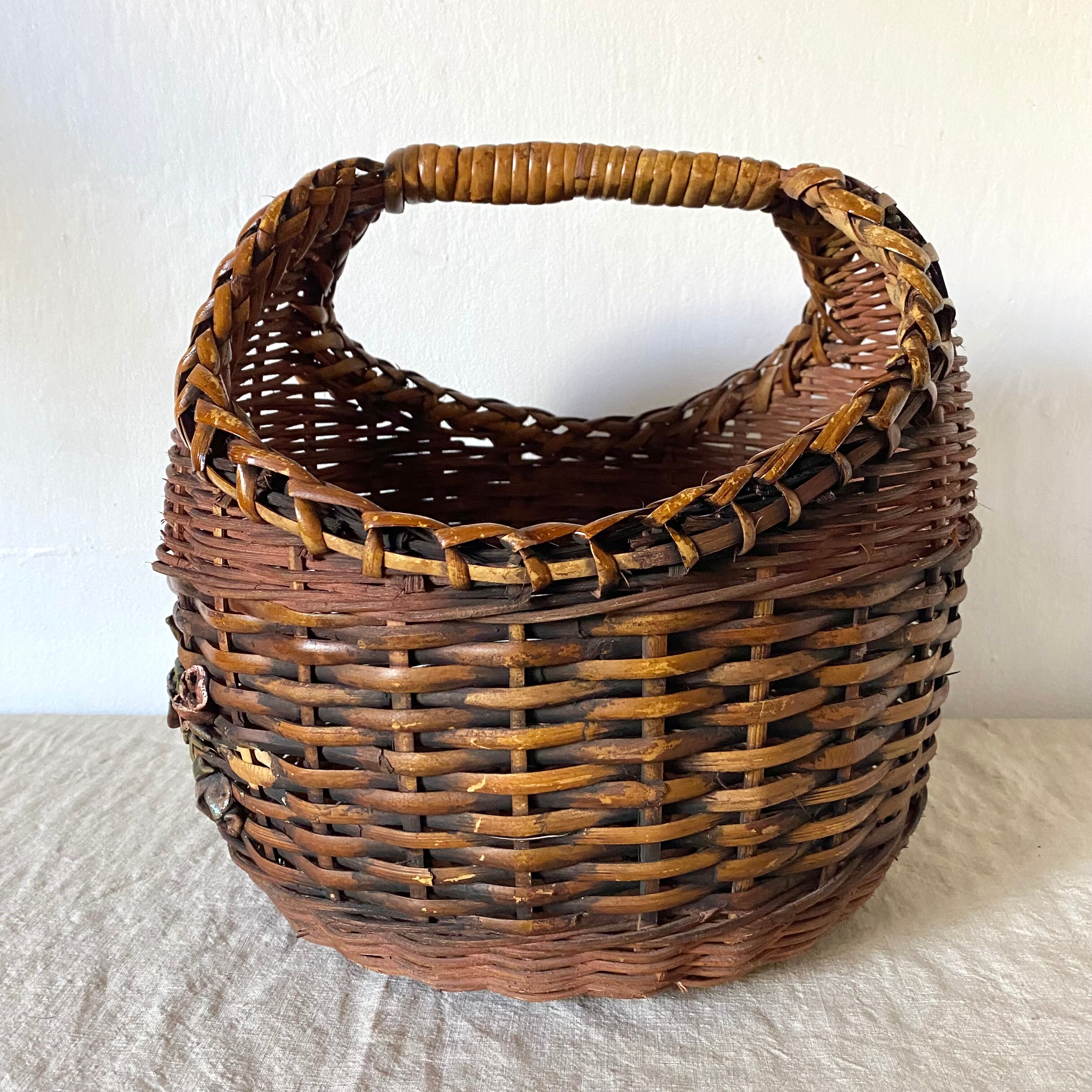 Flowery woven wicker basket