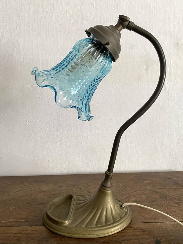 Lampe style rétro laiton et tulipe bleue