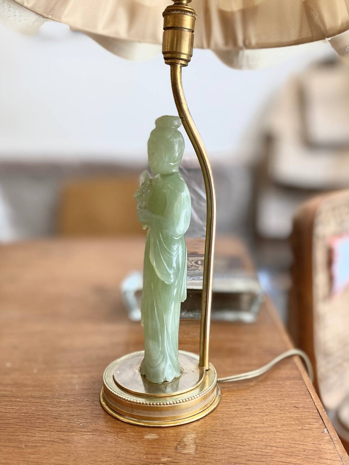 Lampe avec pied statuette asiatique en jade