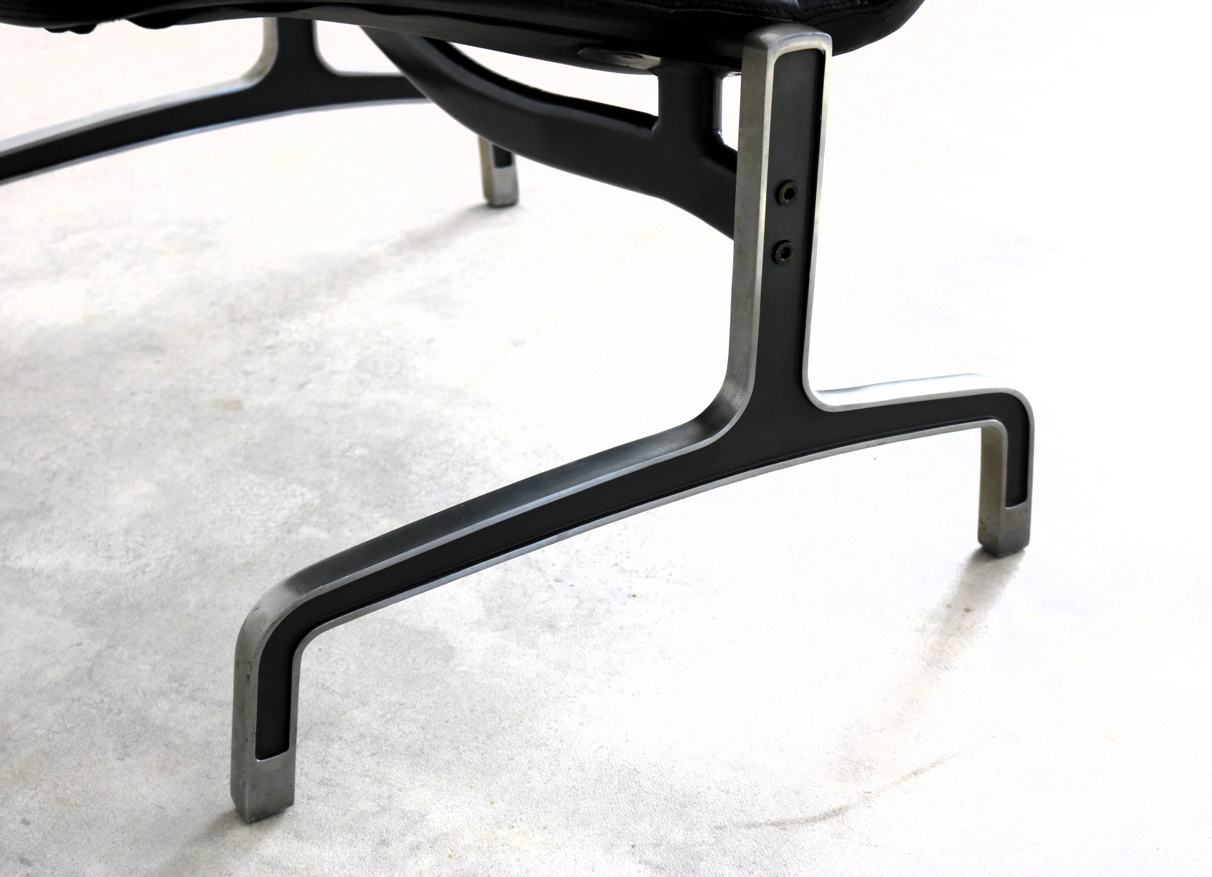 Vintage armchairs | jorgen kastholm | series 8000 | design