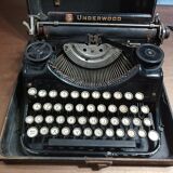 Old portable underwood typewriter