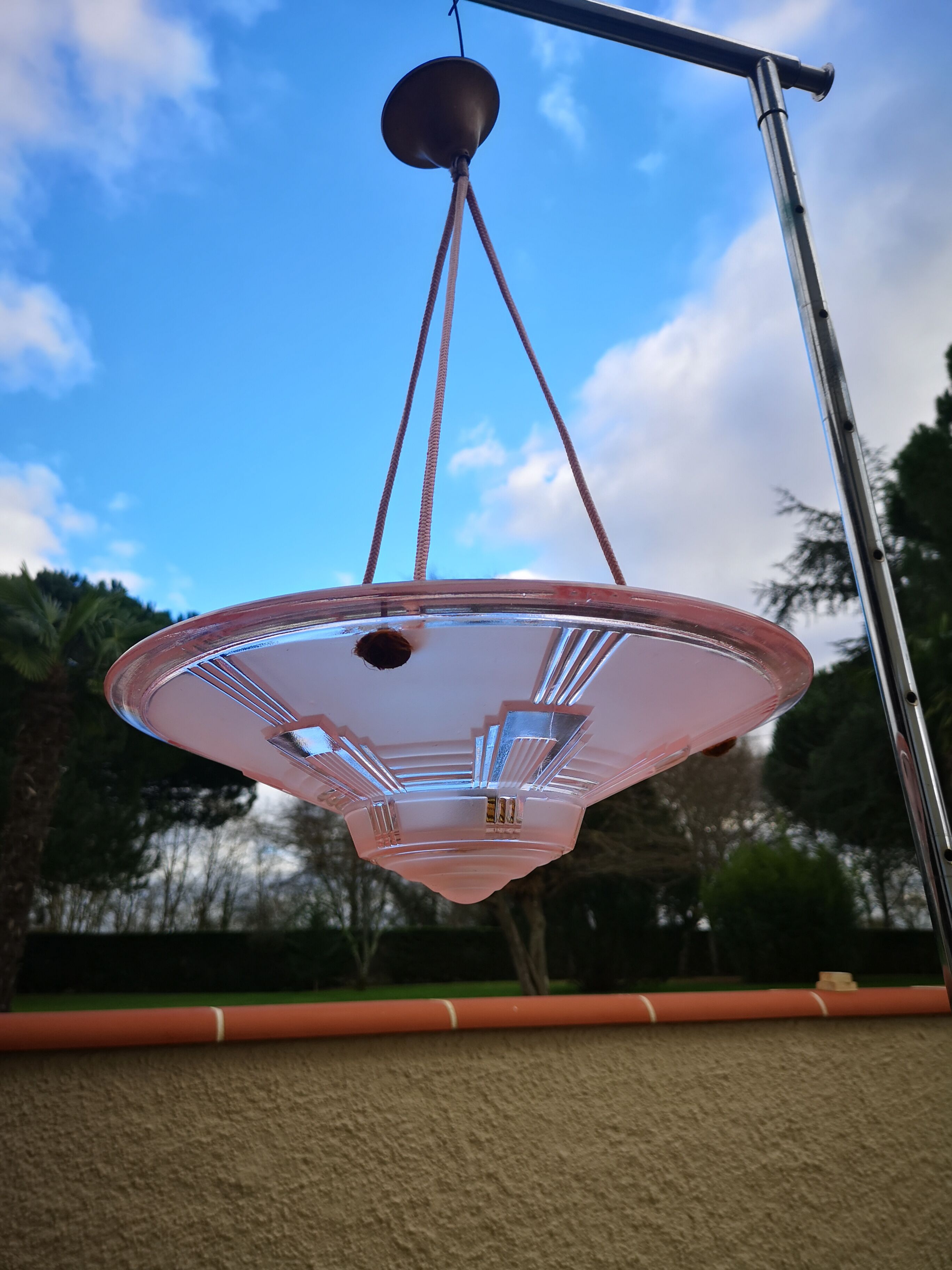 Glass pendant light
