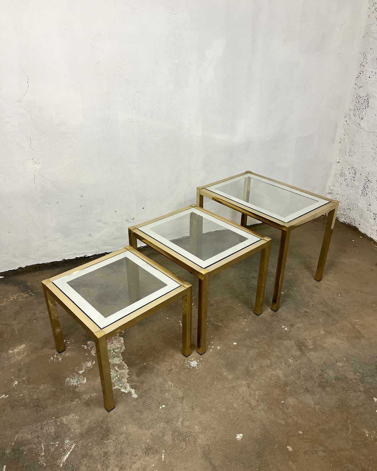 Nesting tables 70s