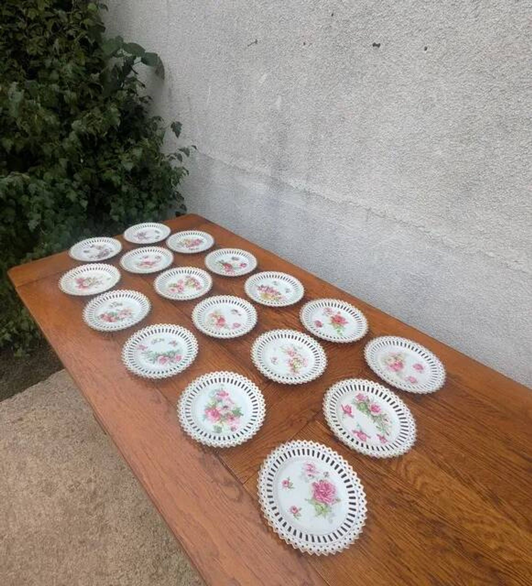 Dessert plates