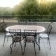 Table ovale en mosaïque et 6 chaises