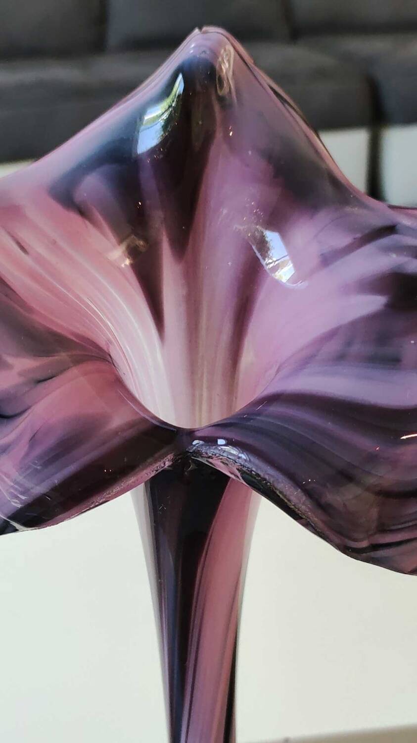 Elegant Large vase, Murano/Italy. Floral/Calla shape collar. Decorated with scrolls/lilac/plum waves. High 43 cm
