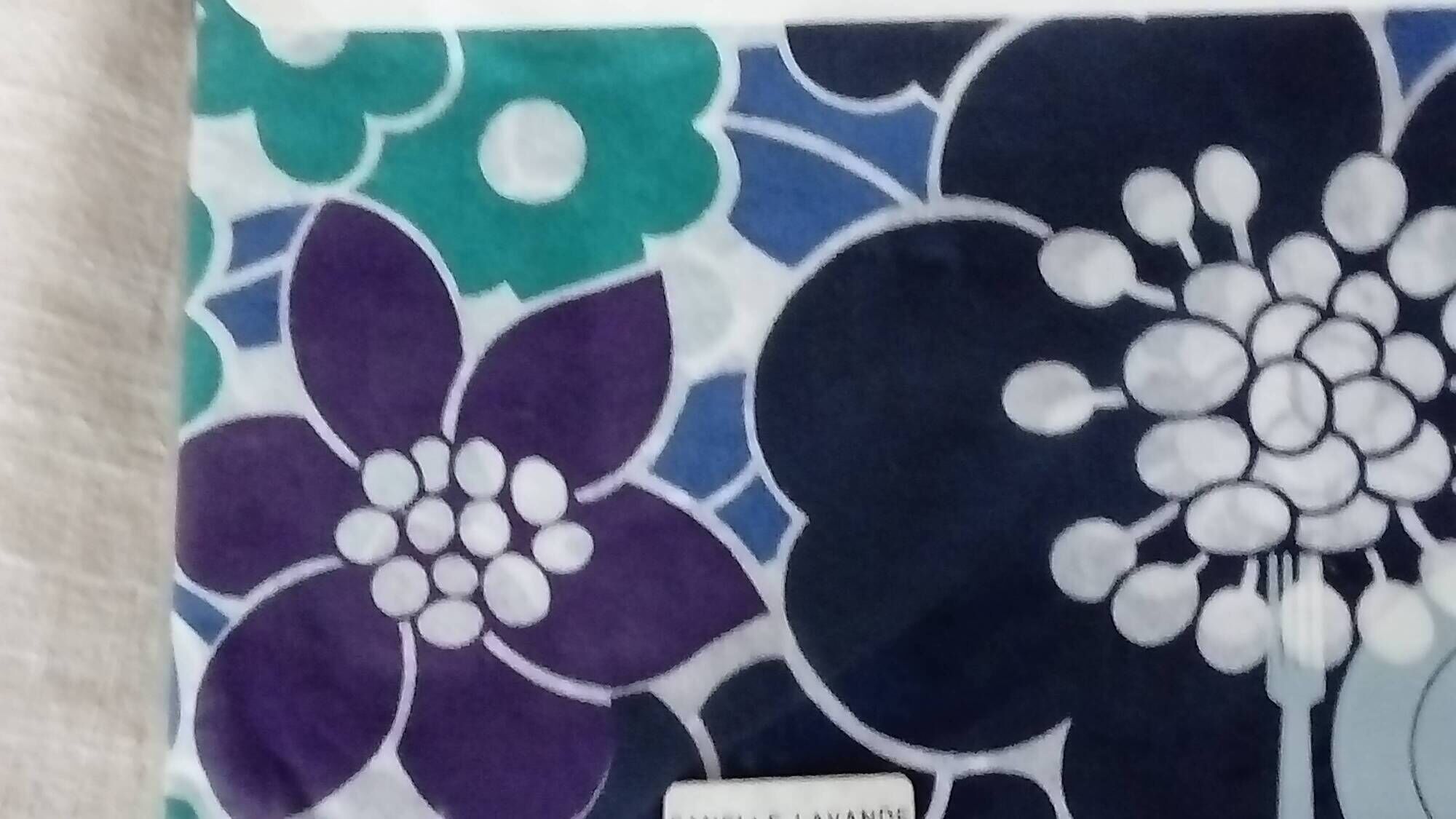 Tablecloth and napkins with blue and green flowers from the 70s Vintage brand DESCAMPS