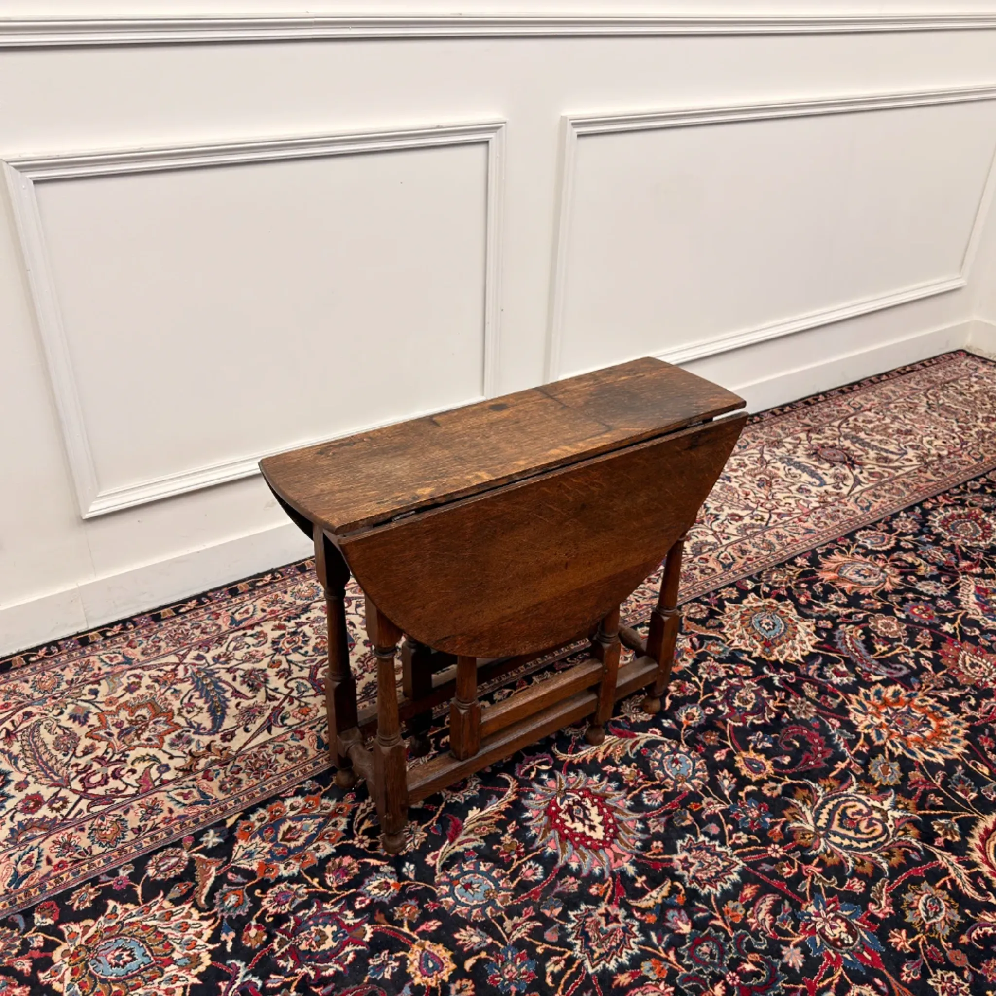Table d'appoint en cerisier français antique