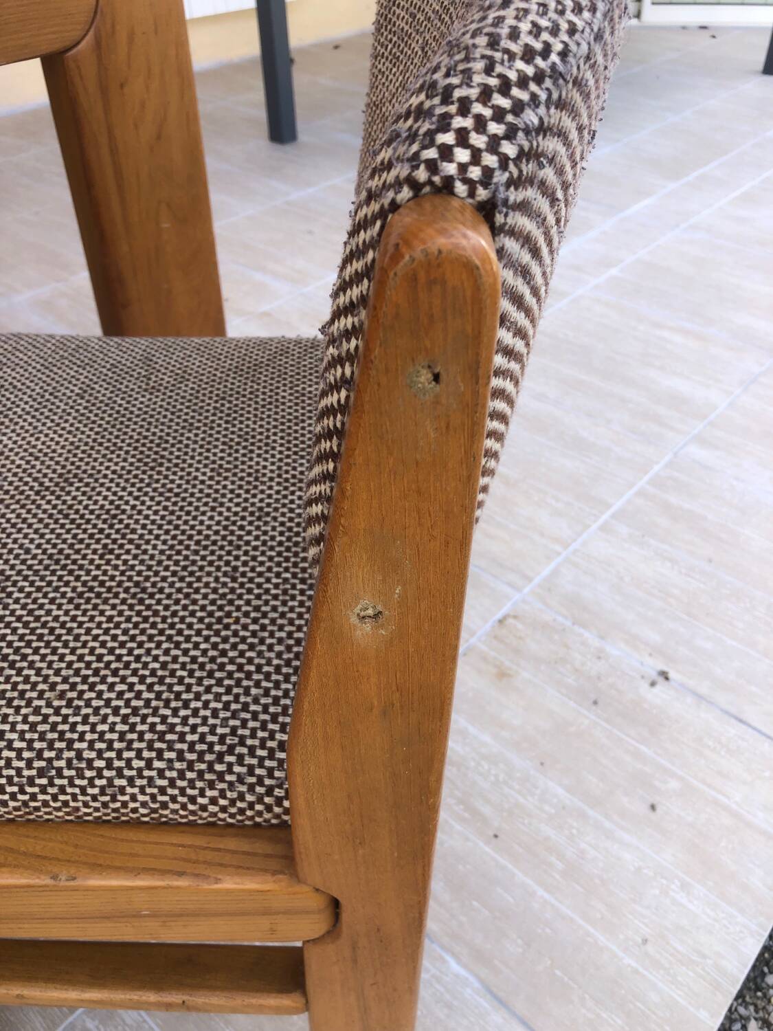 Maison Regain table and 4 chairs