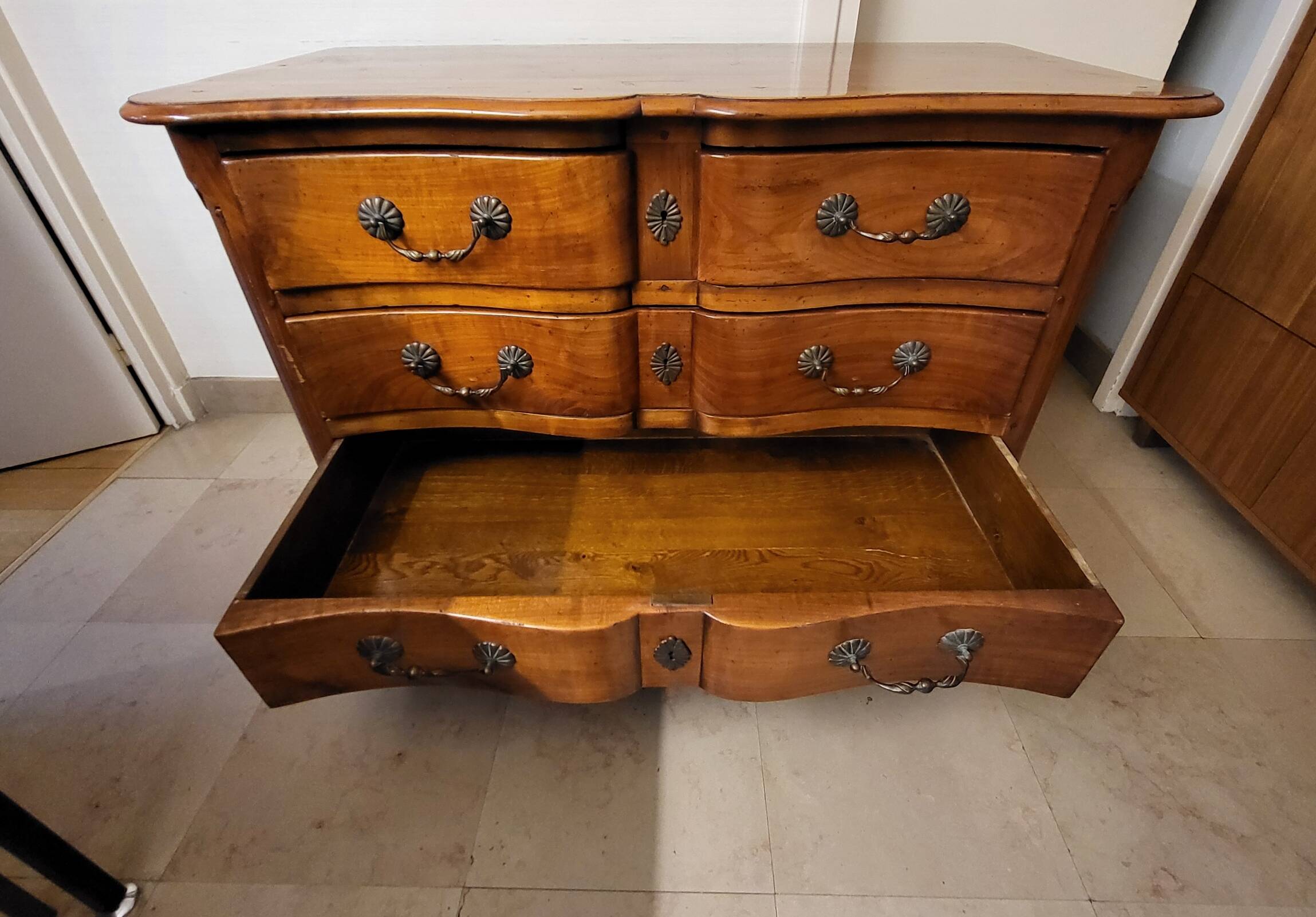 Louis XV style crossbow commode in solid walnut
