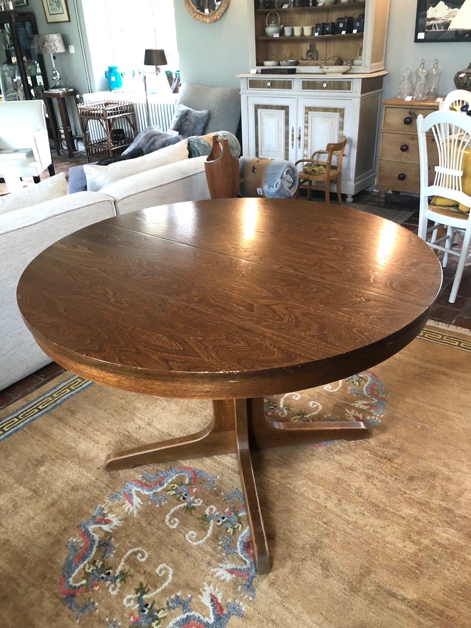 Scandinavian round table butterfly extensions