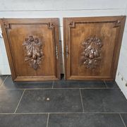 Paire de portes en bois sculpté en noyer