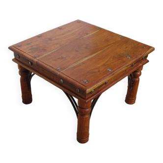Square coffee table in solid wood and wrought iron