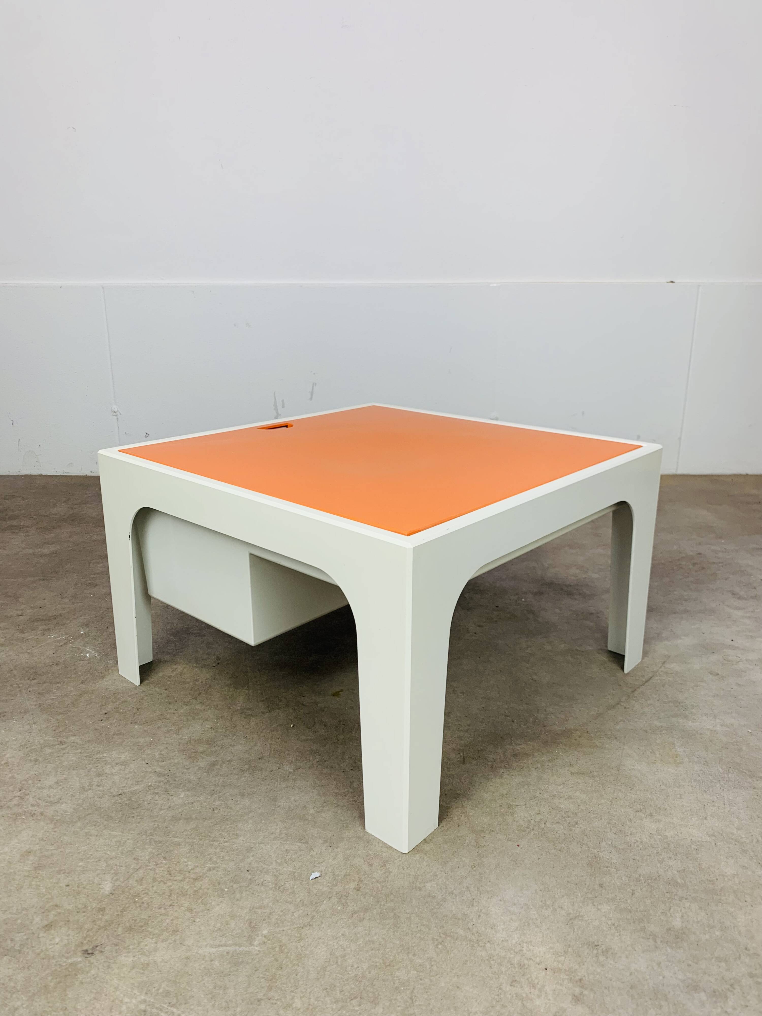 Space Age coffee table, Flair for Prisunic, 1970s