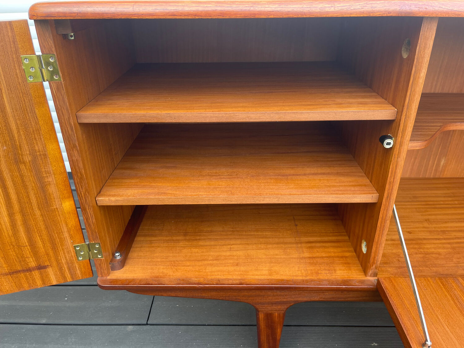 Low teak buffet enfilade, vintage Scandinavian style.