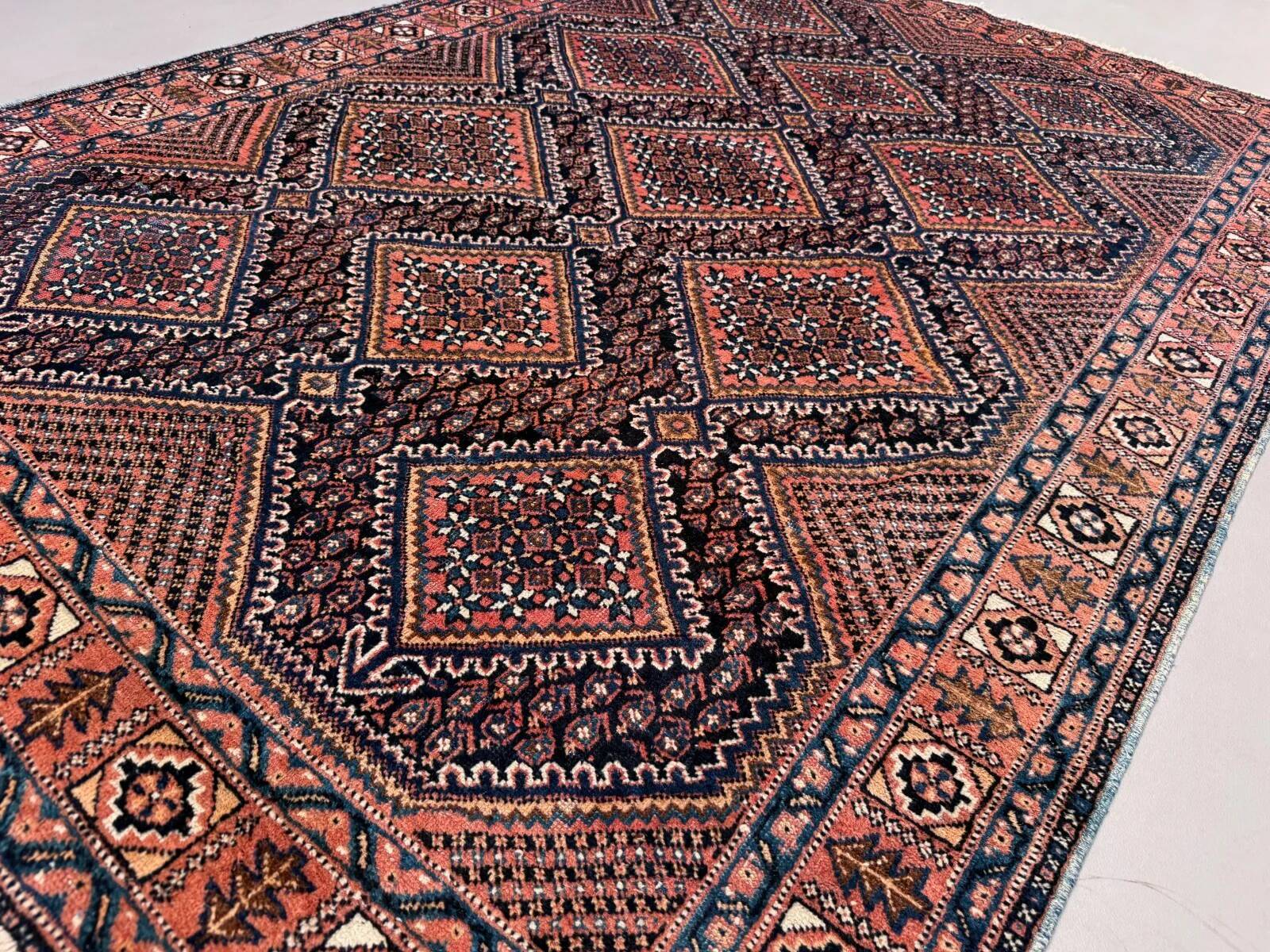 Vintage Kamseh rug 147x203 cm, medium, tribal oriental carpet 2542