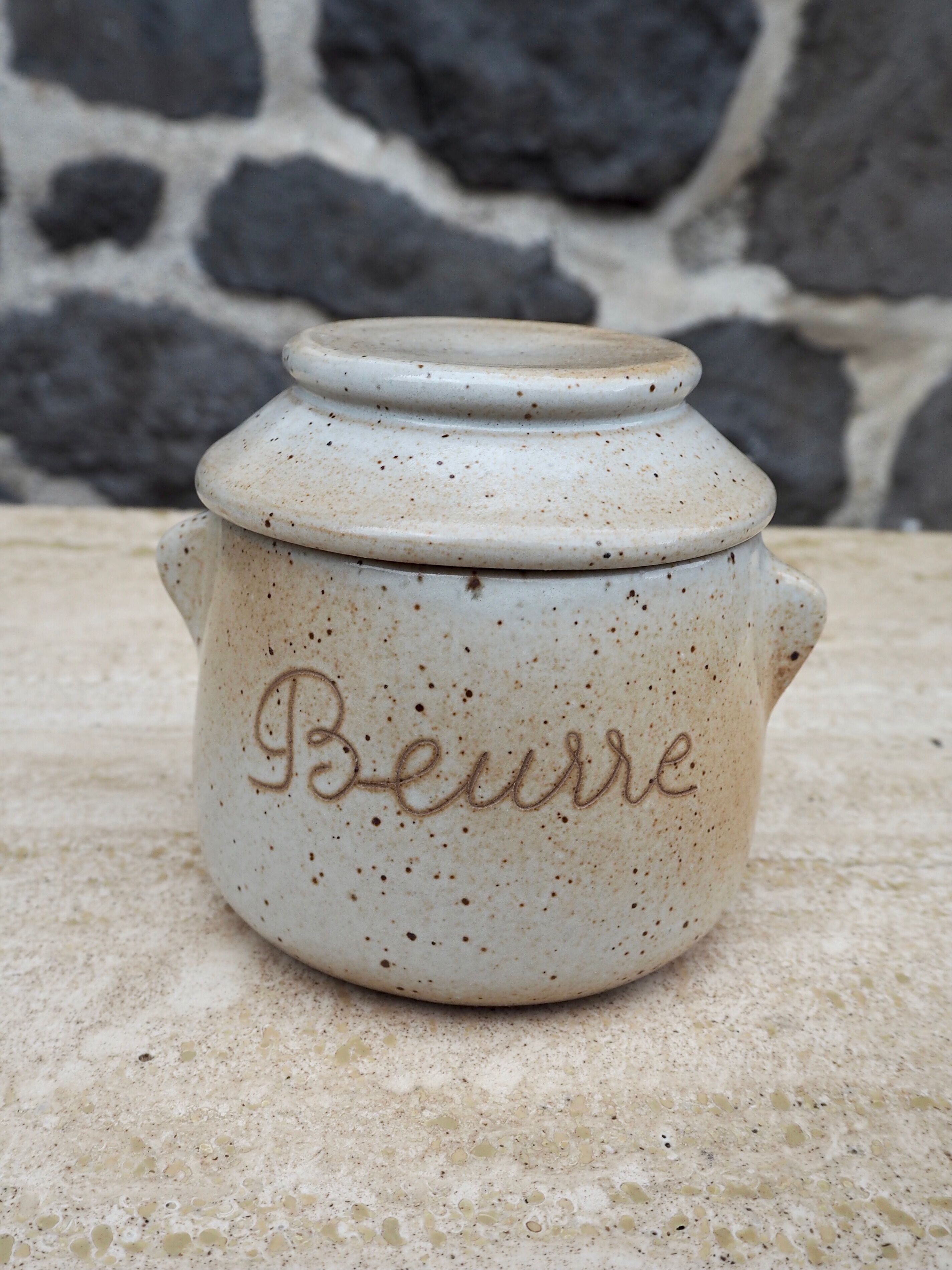Pot à beurre en grès