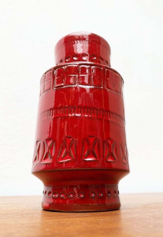 Red pottery vase Rimini Italian from the mid-century by Aldo Londi for Bitossi, 1960s.